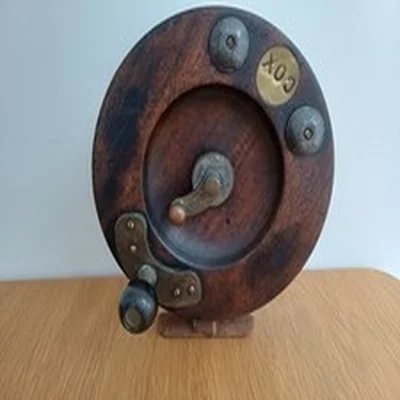 VINTAGE RARE ‘COX’ STAMPED WOODEN 5.75” SEA FISHING REEL