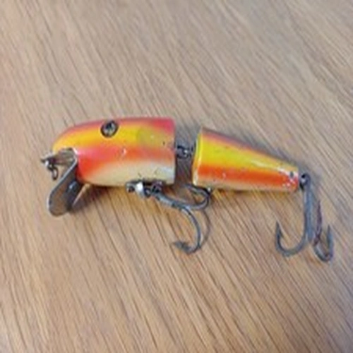 VINTAGE 3.5” PFLEUGER PALOMINE JOINTED PLUG IN ‘RAINBOW COLOURATION’