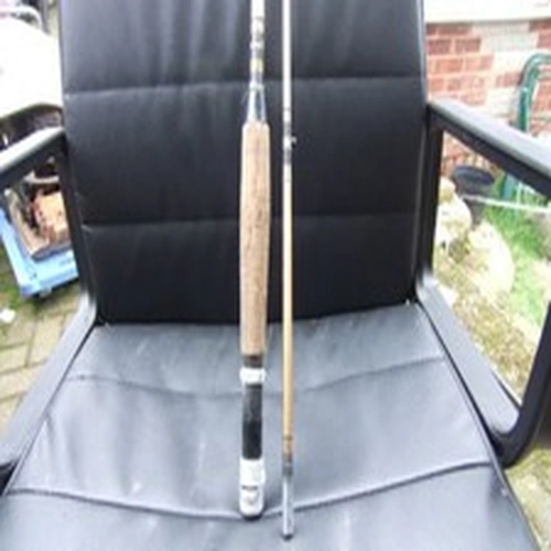 fly fishing rod 1970s well kept 2 peice rod ready to use.
