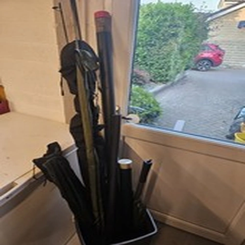 6 Fishing Rods & landing net