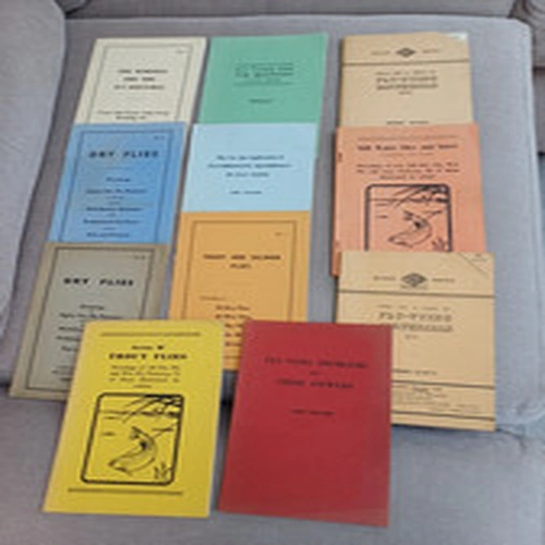11 VINTAGE JOHN VENIARD'S FLY TYING BOOKLET/ PAMPHLETS/ RETAIL CATALOGUES