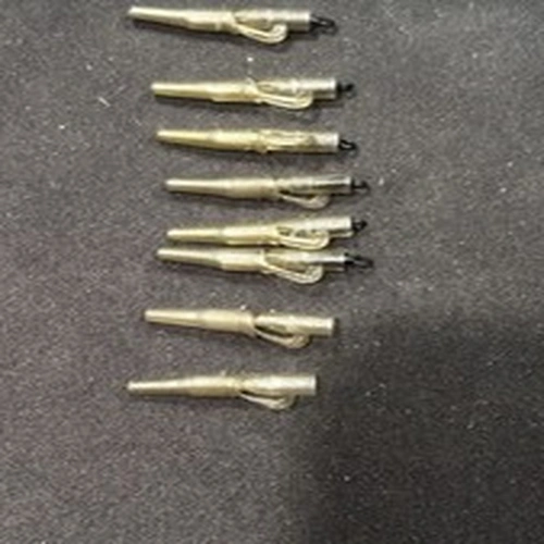 Feeder Bomb Quick Release Attachments