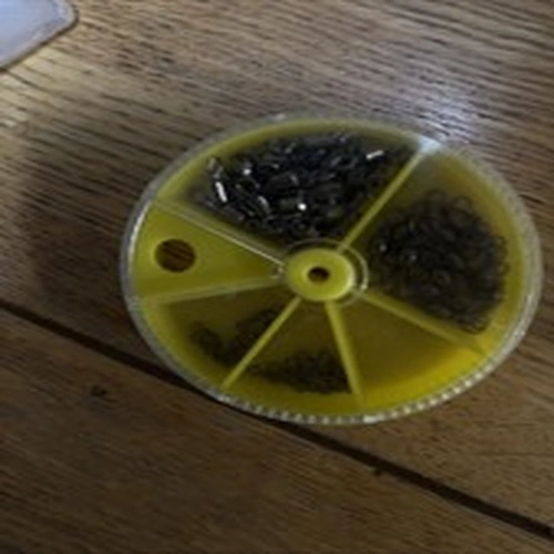 Swivel Dispenser With Swivels