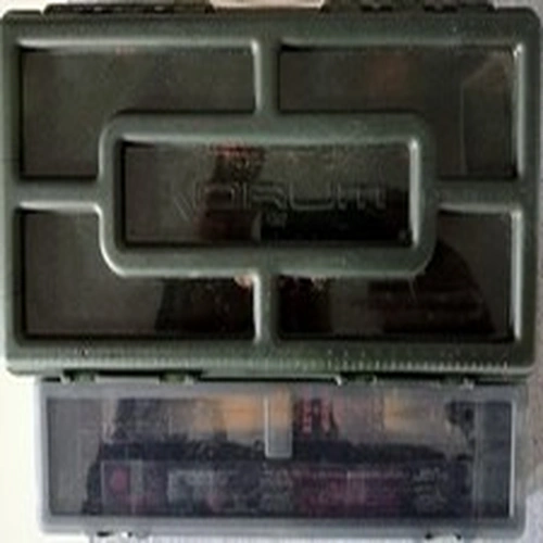 USED KORUM CARP TACKLE BOX & MATCHING RIG BOX FULL OF TACKLE READ DESCRIPTION