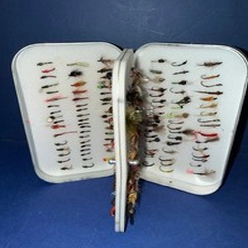 Wheatley Swing Leaf  Fly Box with a good quantity of Buzzers / Nymphs