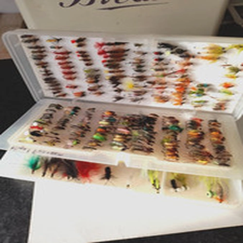 FLY FISHING FLIES ASSORTED JOB LOT,  X 200+ APPROX, TROUT, SALMON,FISHING STUFF