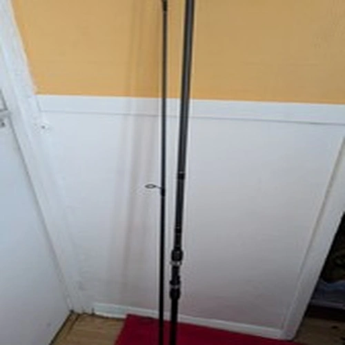 Shakespeare Omni X 12ft 2 Piece Carp Rod 2.5lb Test Curve Very Good Condition.