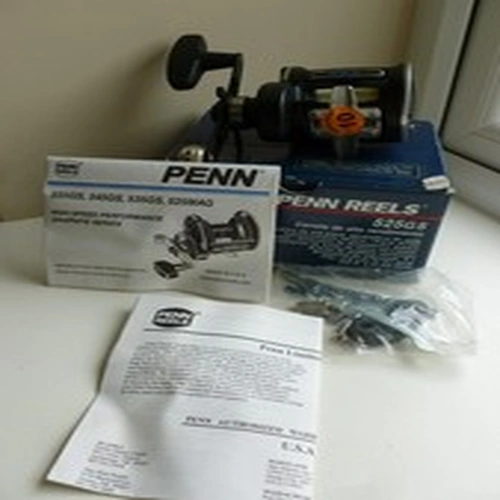 Vintage Penn fishing reel 525GS - one piece Graphite Frame Excellent condition