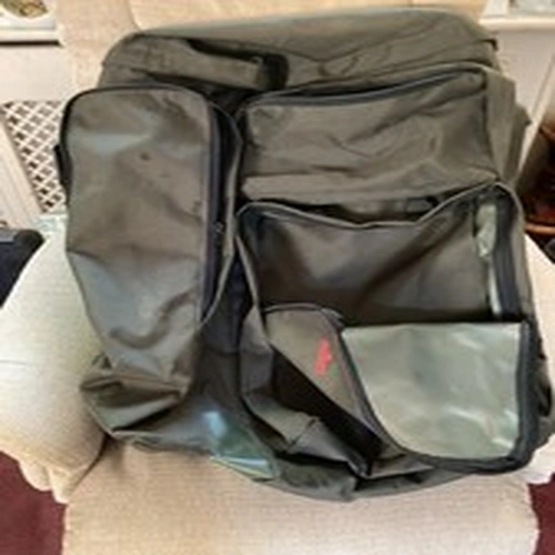Daiwa Very Large Fishing Bag/Backpack Several Zips All Working Good Condition