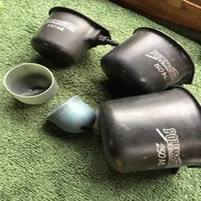 3 X Pole Master Pole Toss Pots Bait Feeders & 2 Carp Card Pots