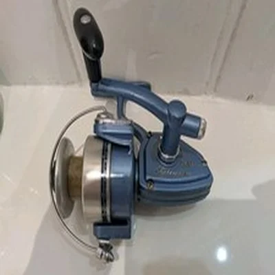 Shakespeare 2410 Vintage Fishing Reel  2 Ball Bearing-Convertible Crank