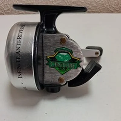 Johnson 100b Reel vintage.
