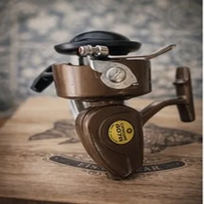 Vintage Daiwa 407A Spinning Reel - Made in Korea