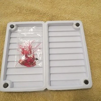     FLY  BOX    WITH  TROUT FLIES  FLY FISHING  (bloodworms )