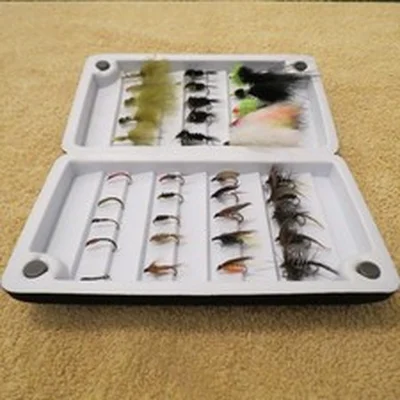     FLY  BOX    WITH  TROUT FLIES  FLY FISHING 