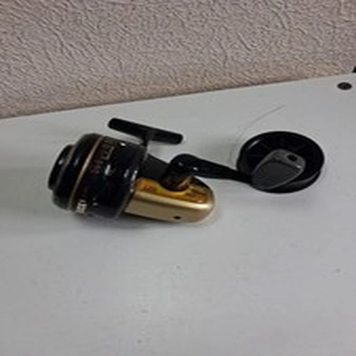 ABU Garcia Gold Max 507 MK2 with  spare Alloy Spool. Closed face reel.