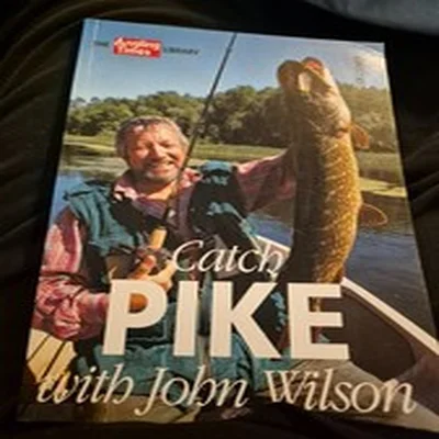 PIKE FISHING BOOK - TECHNIQUES, TACKLE, BAITS,  PIKE RIGS, LURES, LOCATING, 