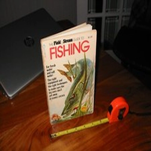 Field & Stream Guide to Fishing Vintage 1966 USA Ice Sea Fly Pike Lure Book 1st