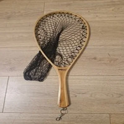Airflo scoop net. Wooden frame, knotless mesh, very good condition.