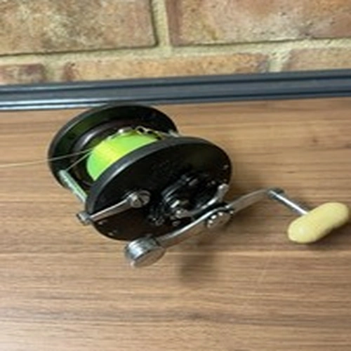 Vintage Penn Delmar No285 made in USA black Bakelite Multiplier fishing reel