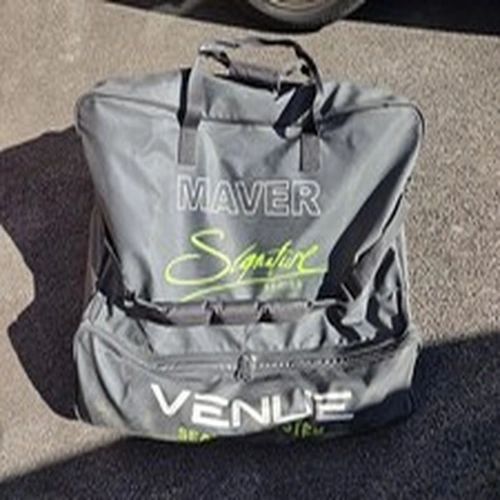 Maver Mvr Signature Venue seat  Box,a quality box in a bag.