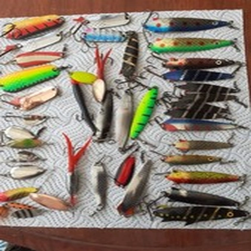 collection of metal pike and saltwater fishing lures in used good condition...