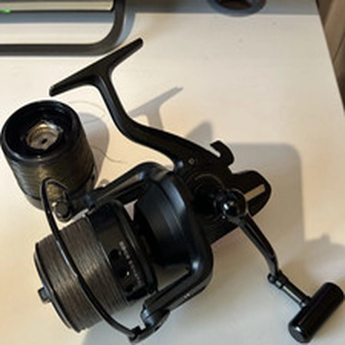 Sonik Tournos 8000 big pit reel + Spare Spool / carp fishing tackle / 1 of 2 