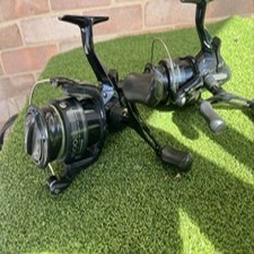 2 X Shimano Baitrunner DL 4000 FA Fishing Reels  1 With Damaged Handle For Spare