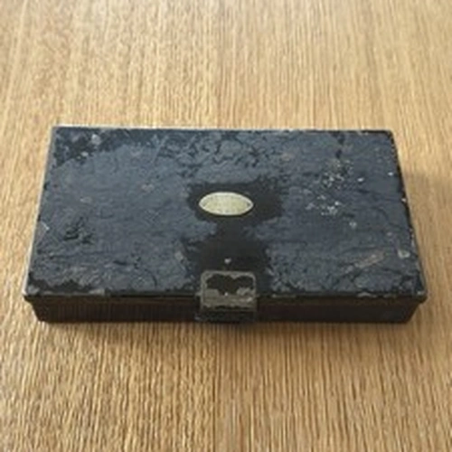 ANTIQUE HARDY BROTHERS ALNWICK FISHING BOX/TIN-FLY/FLIES/HOOKS?