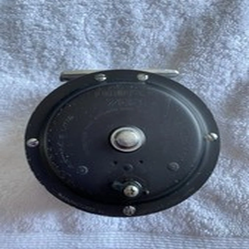 Daiwa Double Handled Fishing Reel in Great Condition