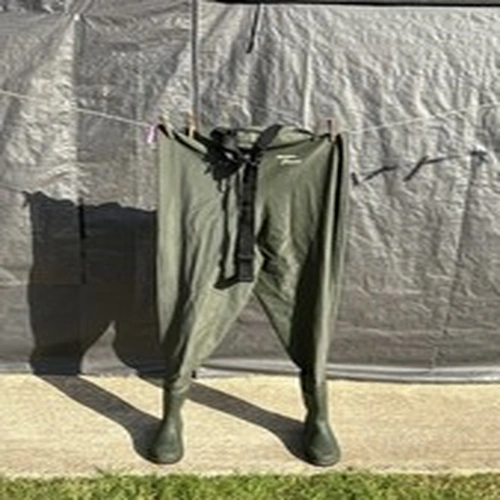 Green SNOWBEE Classic fishing chest waders size 10-44EUR