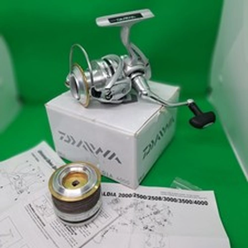 Mint DAIWA CALDIA 4000 Feeder / Barbel Reel. Boxed Spare Spool with Braid